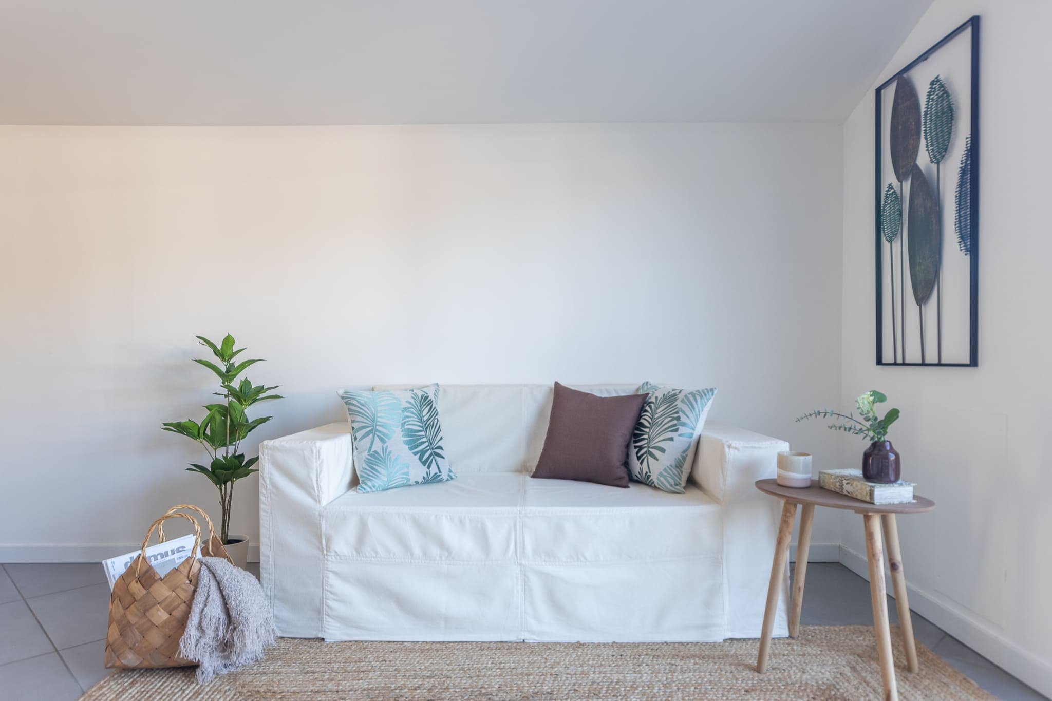 Living room prepared with home staging in Lipomo